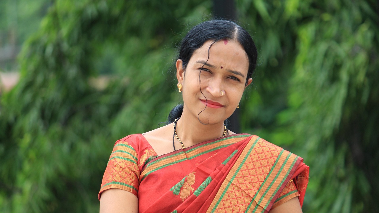 women, indian, female, mother, woman, young, attractive, india, happy, smile, smiling, green happy, green smile, green happiness