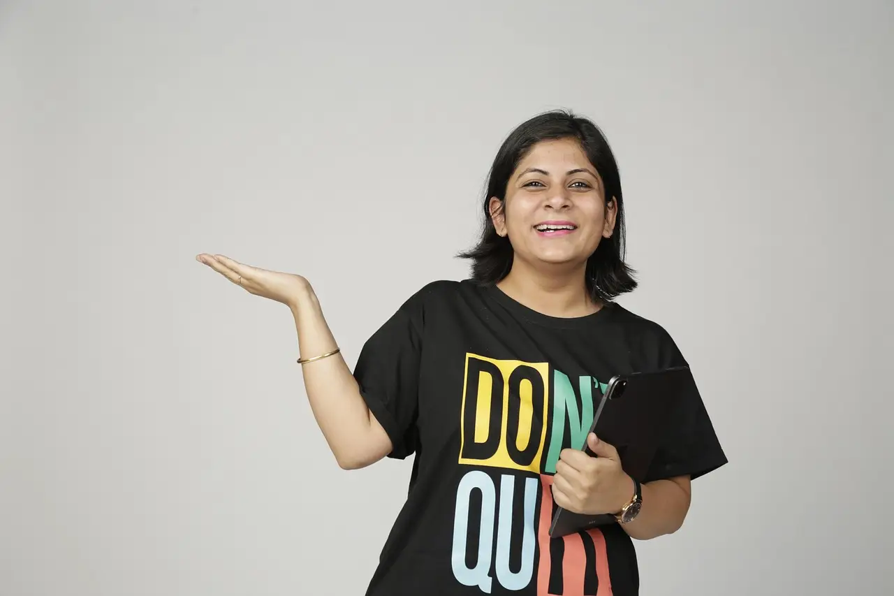 shallunarula, shallu narula, f1 digitals, professional girl, business girl, laptop girl, cofounder, founder, startup, indian girl, graphic designer, freelancer, idea, working, women, confident, macbook, tab girl